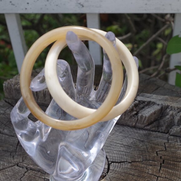 Two Beautiful Lucite Bangles From 80s - Picture 2 of 6